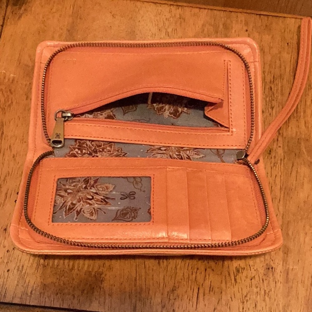 HOBO Fine Large Leather Wallet - Picture 5 of 9